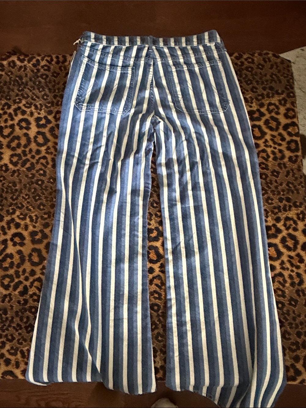 MOTHER Blue and White Vertical Stripe Women’s Jeans💋NWT FIRM NO OFFERS💋 - Picture 4 of 5